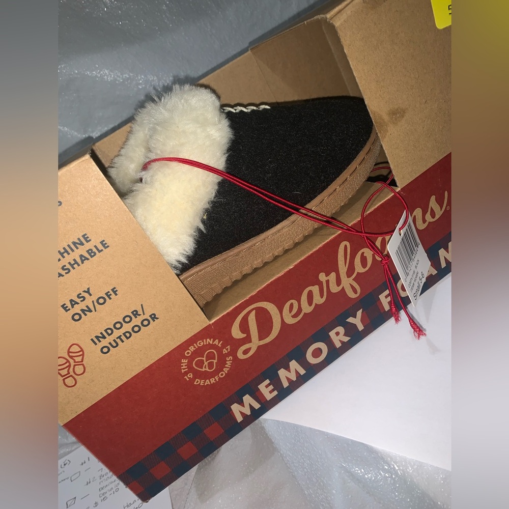 Dear foams woman slippers, size small 5-6